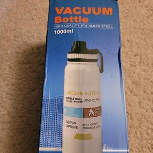New, never used water bottle still in its original box